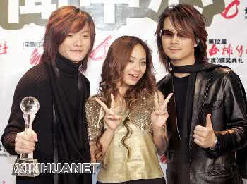 飞儿乐队主唱被踢是什么原因,飞儿乐队踢走主唱后现状