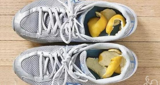 洗鞋店怎样给鞋子除臭杀菌,鞋子穿久了有异味怎样去除