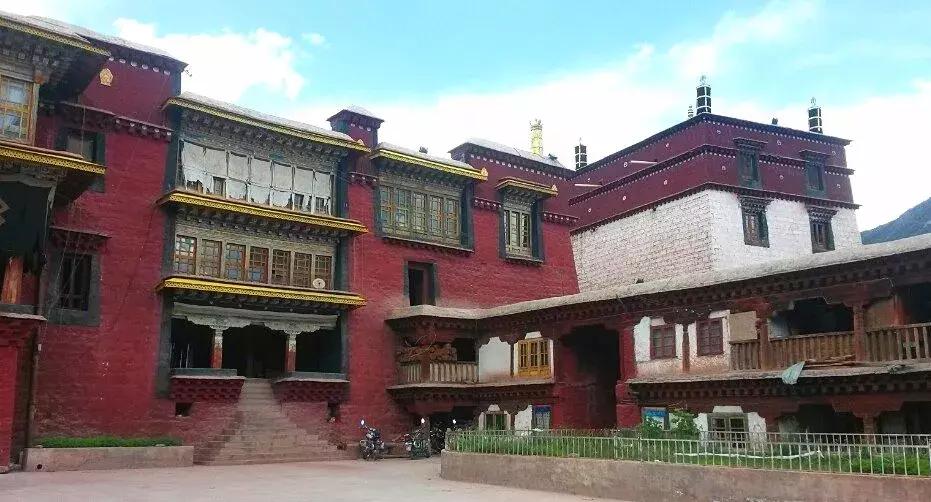 自驾游怎么穿越雪谷,自驾穿越雪地雾凇视频