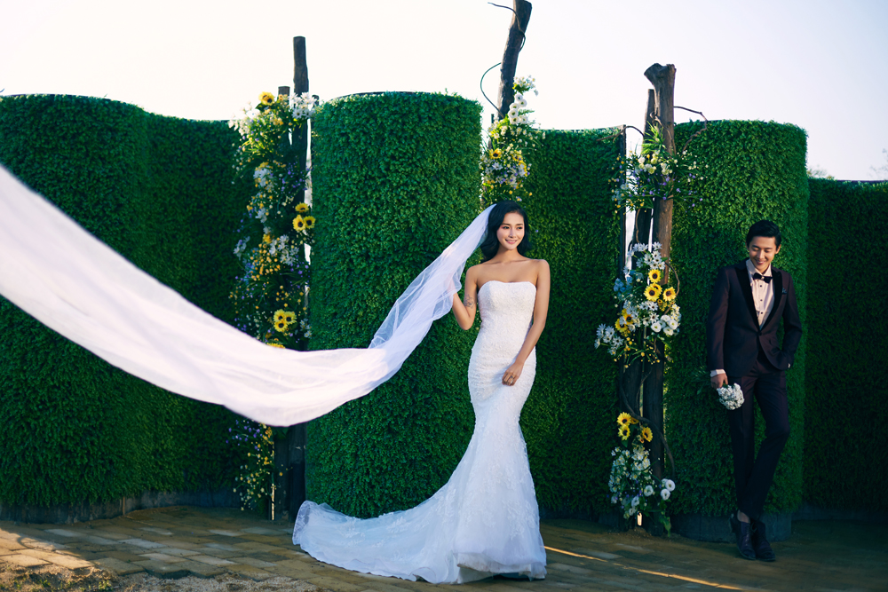 春天婚纱照应该怎么拍,春天拍婚纱照怎么选衣服