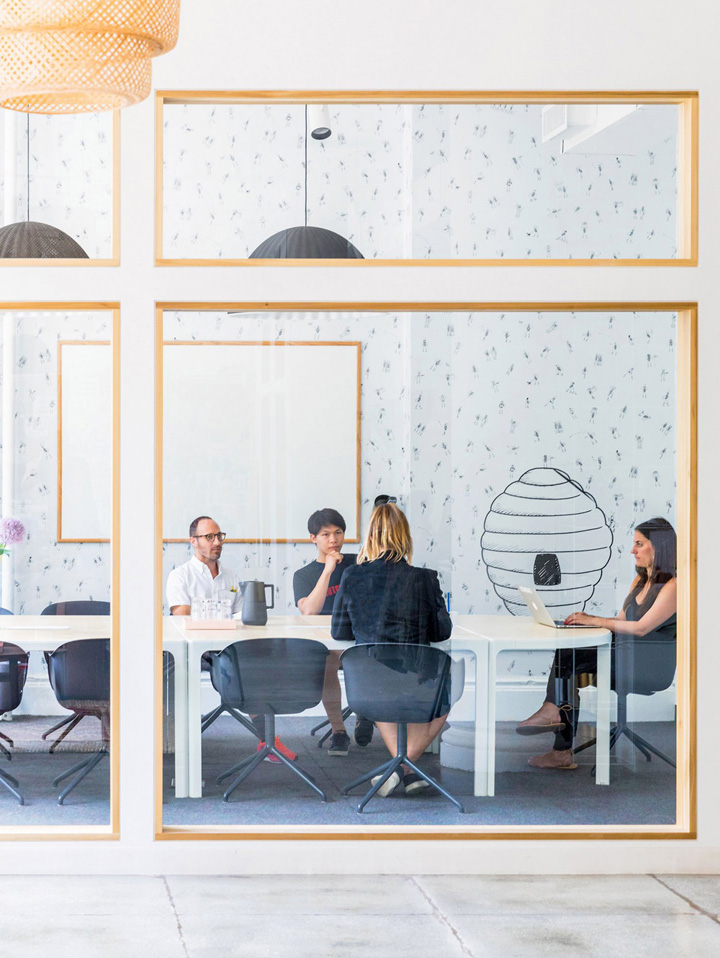 春暖花开时尚新宠潮流彩袜Bombas纽约办公设计欣赏