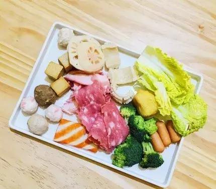 咖啡馆吃麻辣烫,咖啡馆里喝咖啡