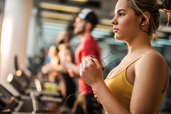 力量塑形好还是减脂塑形好,健身是要增碳水还是减碳水