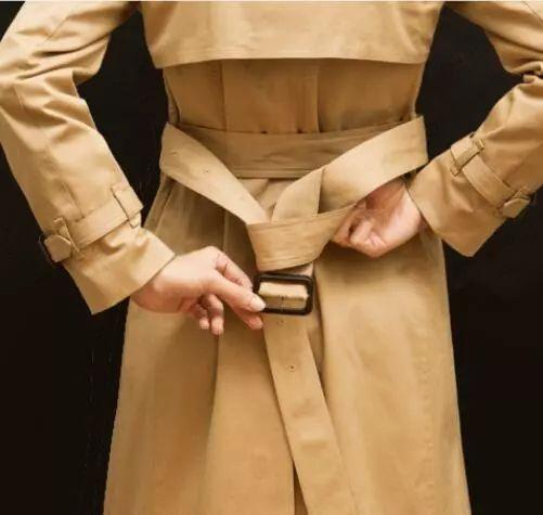 风衣腰带系法大全简单又好看,怎么系风衣外套后面的腰带结