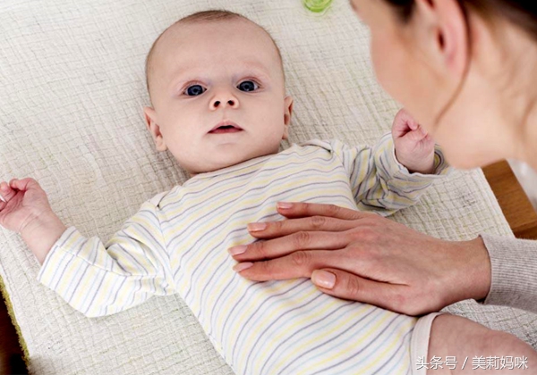 宝宝肠胃炎发烧呕吐吃什么药,小孩呕吐腹泻是肠胃炎吗