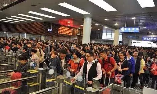 深圳至香港要多少分钟,从深圳出发十分钟到香港