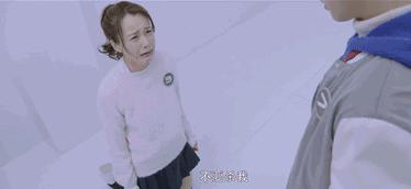 为了演戏放弃模特，但自带的“漫画腿”却让她被整个时尚圈记住了