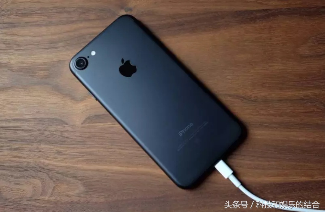 美版iphone7最新价格对比 (iphone7美版和日版哪个值得买)