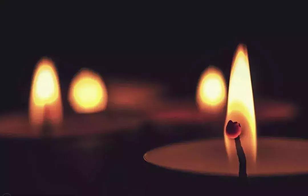 大学生做飞秒手术后濒临死亡,大学生救死扶伤后死亡