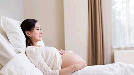 孕妈出现这五种征兆，抓紧时间去医院，宝宝要降世了！