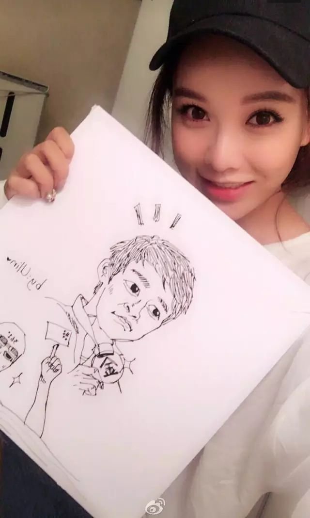 为了演戏放弃模特，但自带的“漫画腿”却让她被整个时尚圈记住了