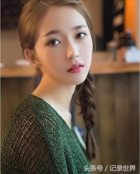 从女子的体貌形态和言谈举止中如何辨别她是否结婚？