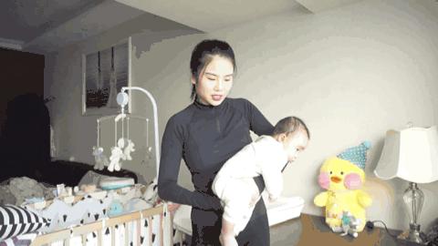 宝宝晚上胀气乱动可以安抚么,宝宝夜里胀气肚子疼