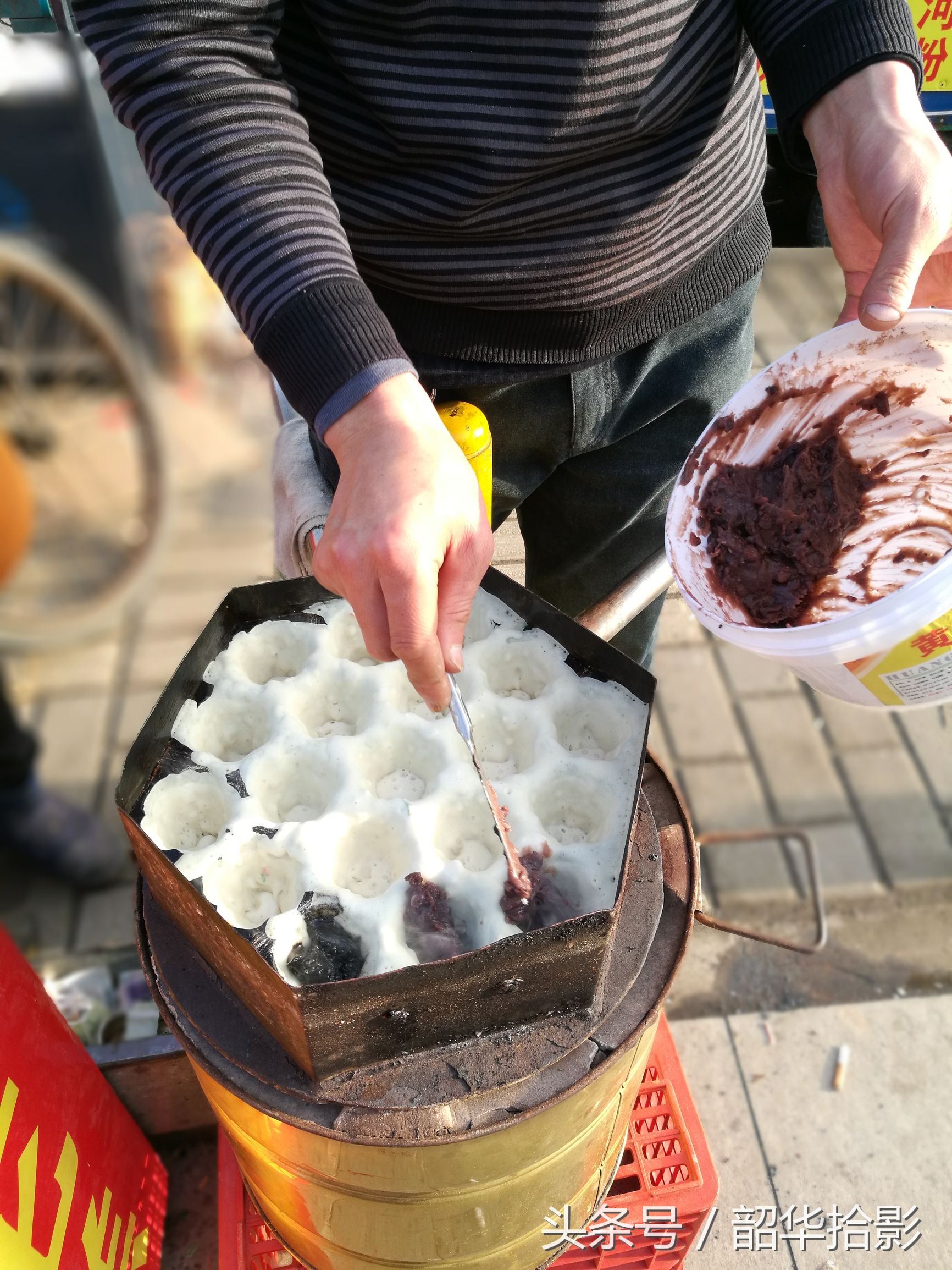 北京小吃一条街梅花糕,街边小吃梅花糕