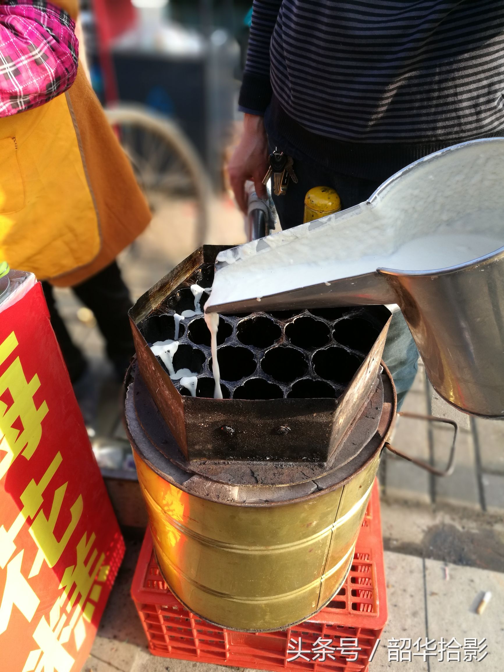 北京小吃一条街梅花糕,街边小吃梅花糕