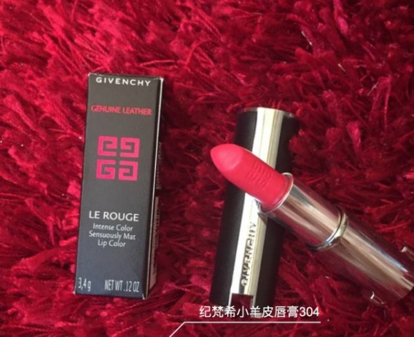 适合中年女性的口红颜色及品牌,第一次买口红买哪个好一点