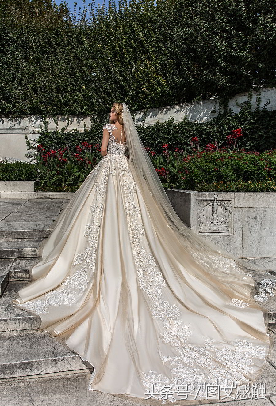 水晶设计2018婚纱“皇家花园”及高级定制新娘礼服