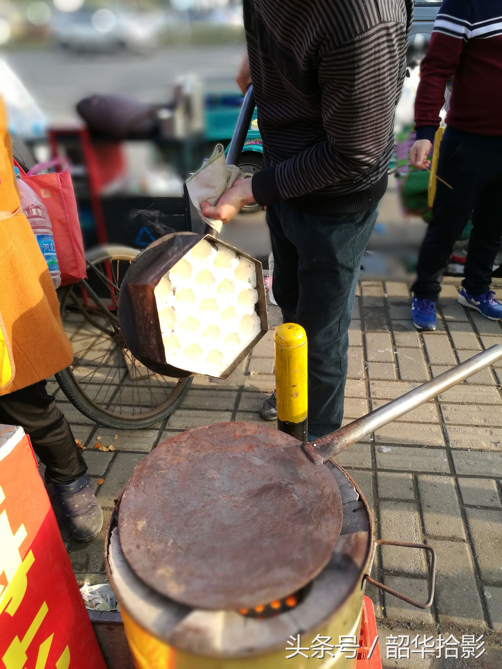 北京小吃一条街梅花糕,街边小吃梅花糕