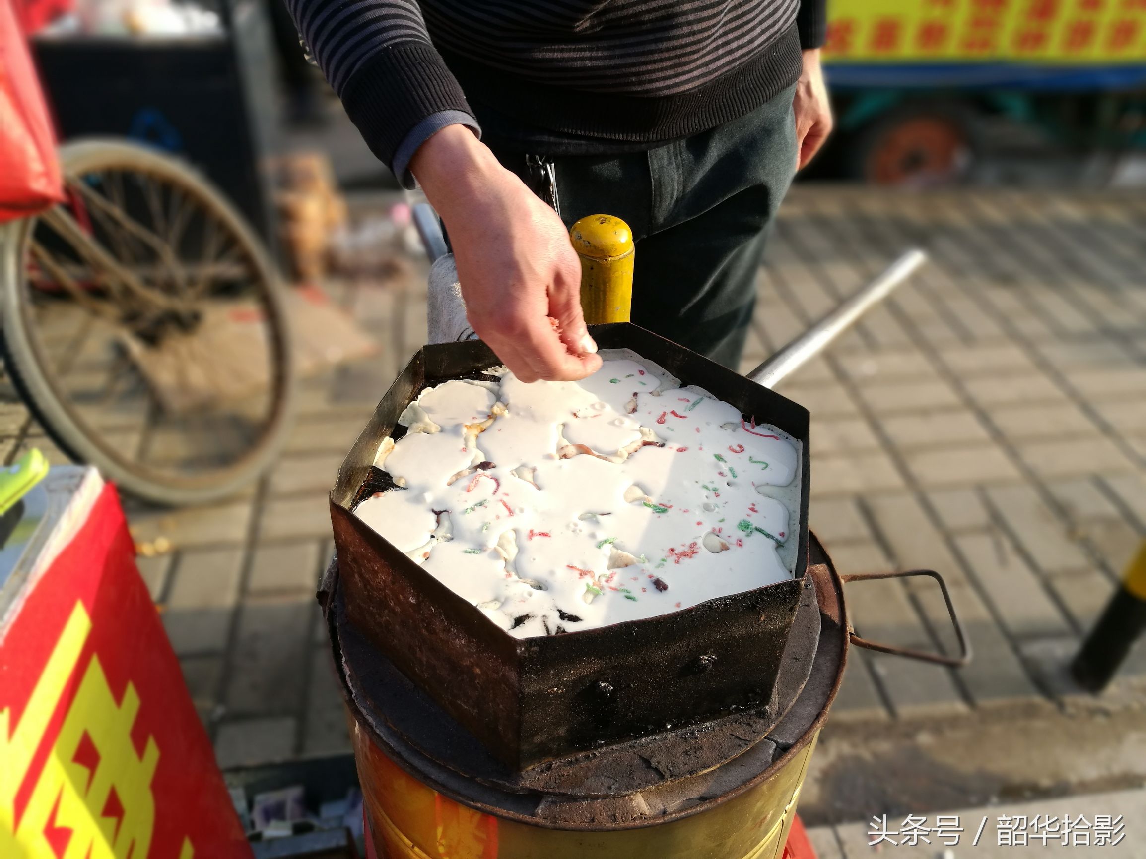 北京小吃一条街梅花糕,街边小吃梅花糕