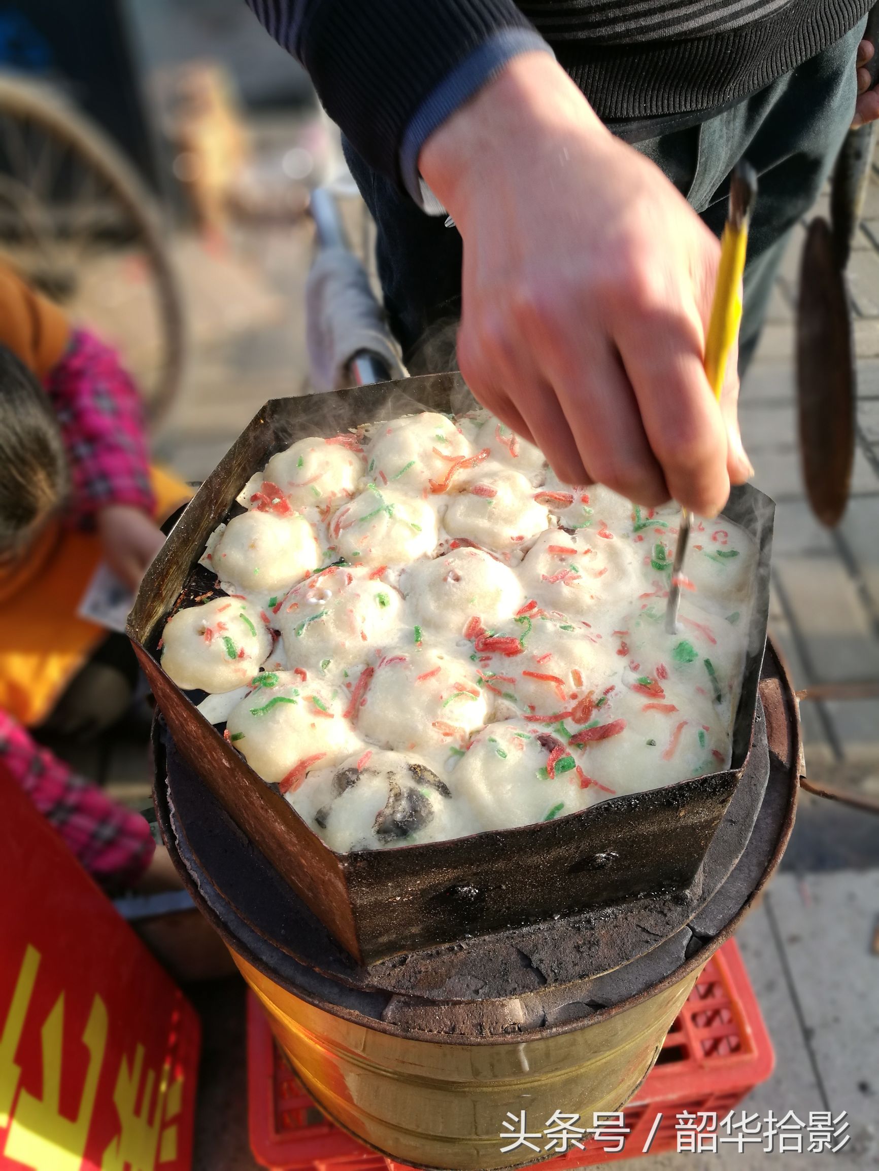 北京小吃一条街梅花糕,街边小吃梅花糕