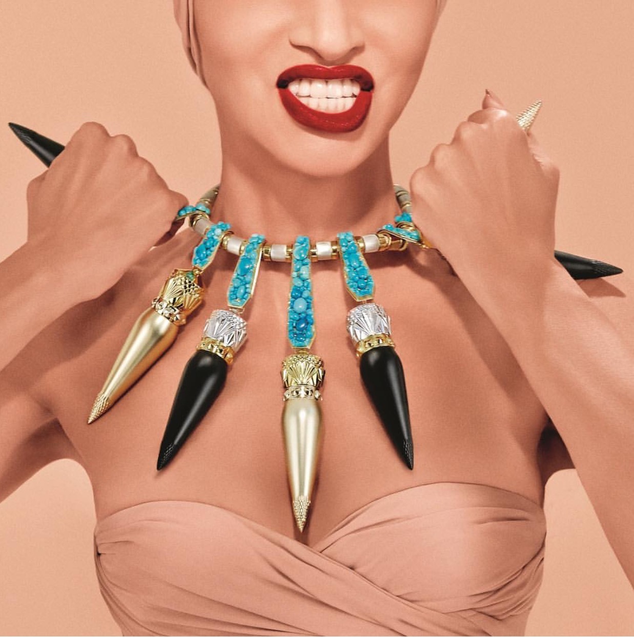 适合中年女性的口红颜色及品牌,第一次买口红买哪个好一点