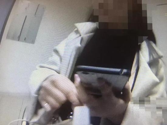 17岁少女瞒着家人坐车千里见网友,15岁女孩独自跨省见网友