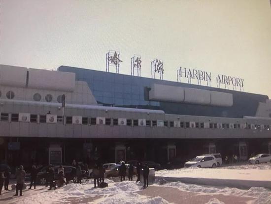 17岁少女瞒着家人坐车千里见网友,15岁女孩独自跨省见网友