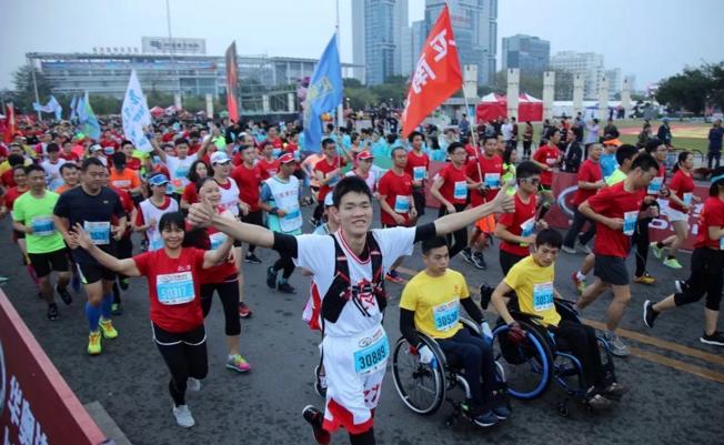 9岁小孩挑战马拉松,马拉松9岁小朋友