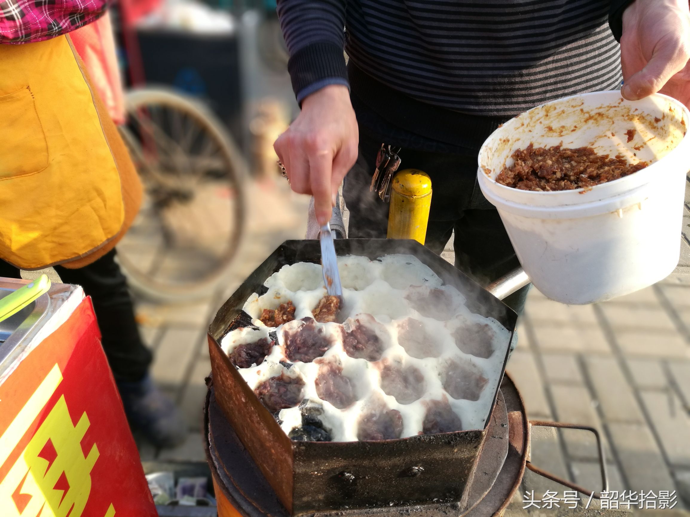 北京小吃一条街梅花糕,街边小吃梅花糕