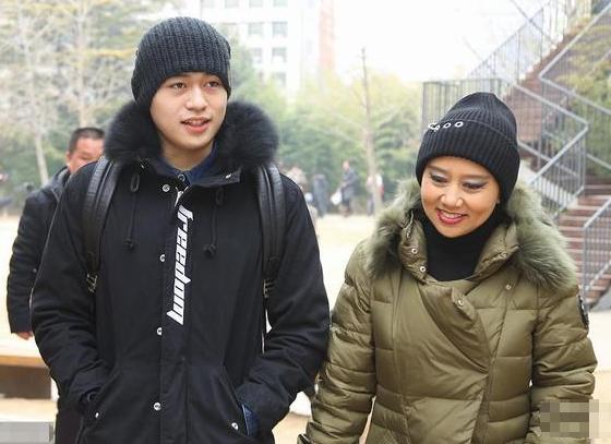 16岁舒淇都演过哪些电影,舒淇和一个老演员演的电影