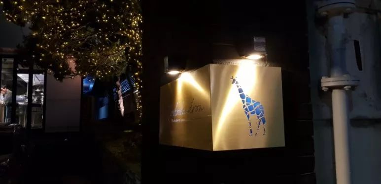 就连文艺女青年也找不到的史诗级咖啡店，因为它们真的藏在角落里