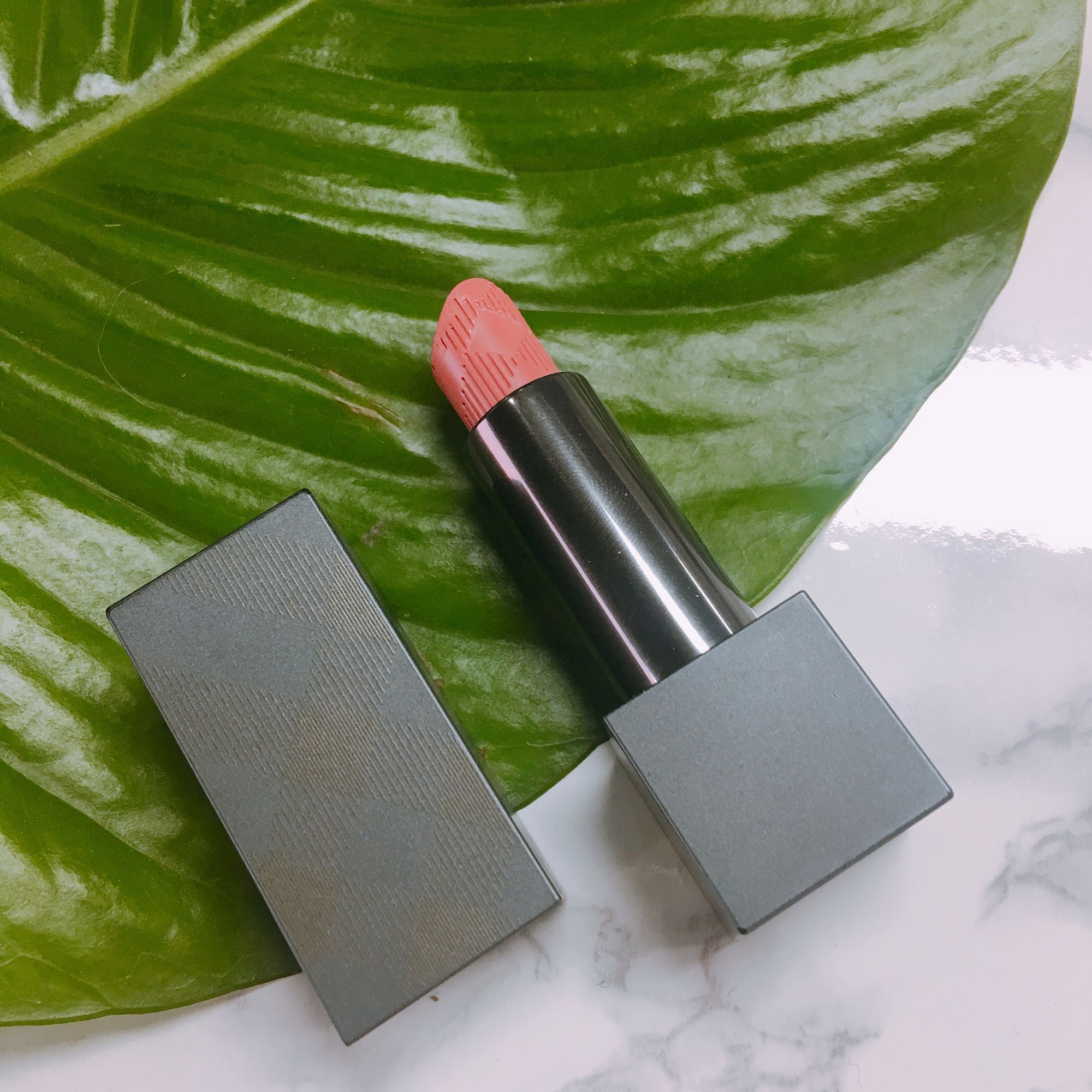 不掉色不沾杯口红推荐紫豆沙色,化妆包必备的口红