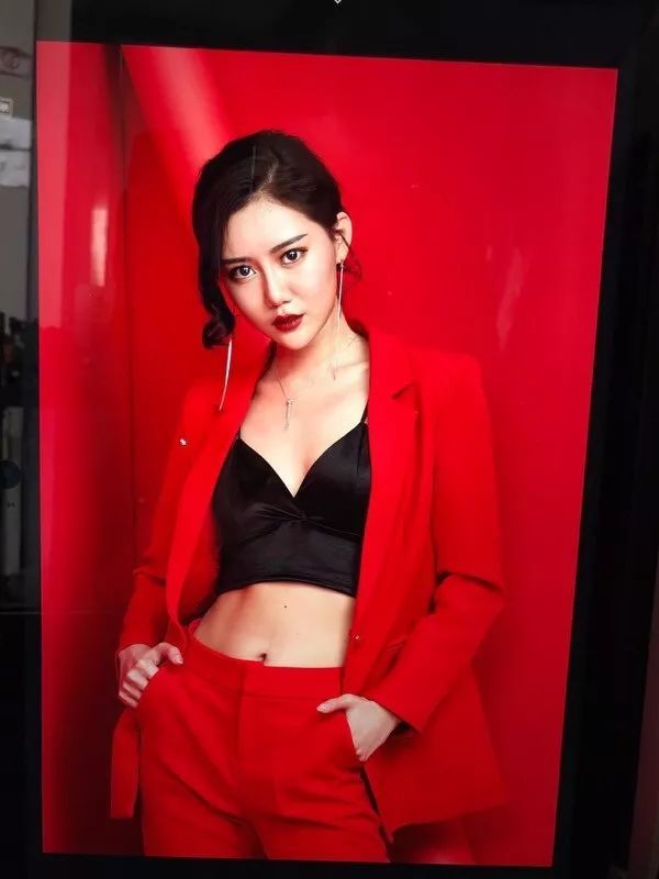 马甲线与大长腿齐飞,她却成了来疯“话唠”天后