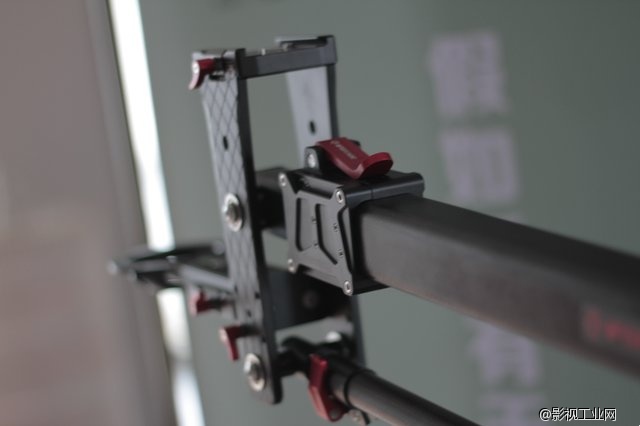 长颈鹿摇臂,印迹长颈鹿摇臂