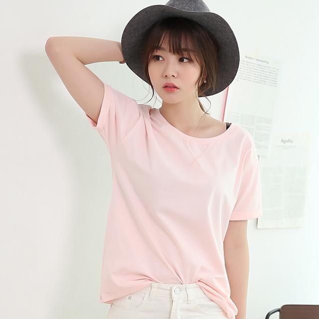 一件纯白的t恤搭配拉风的tee,白色tee怎么穿