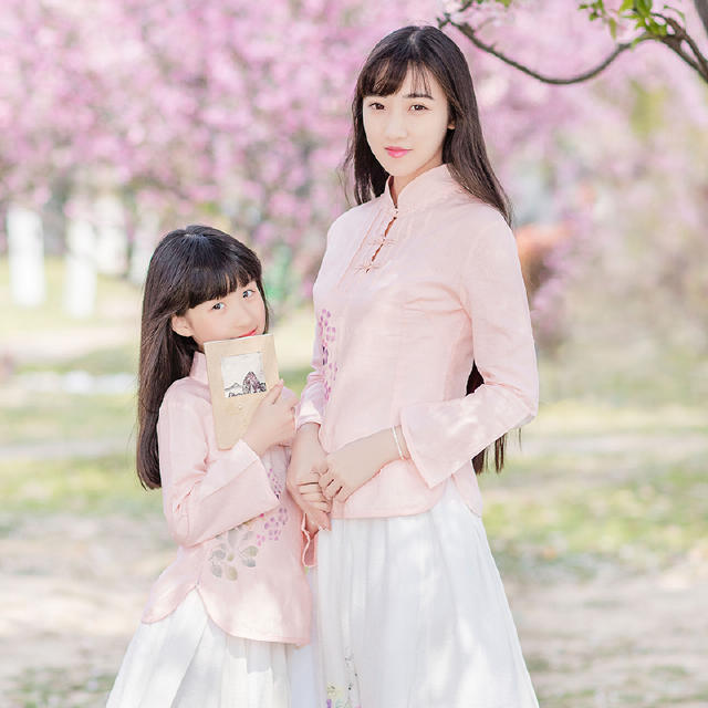 秋季来一套亲子装时尚又有面子,洋气复古亲子装