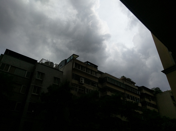 文本直送科技新闻:宏达电旗舰智慧型手机「HTC10」崭新体验，十分完美！