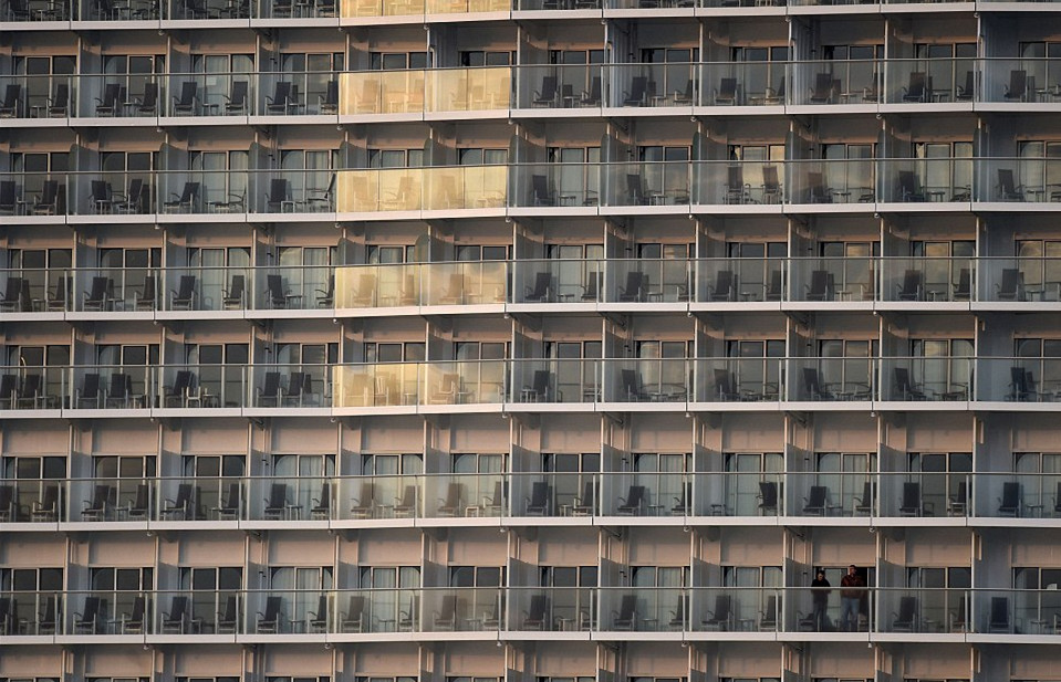 7亿大邮轮,800亿的飞行巨型战舰