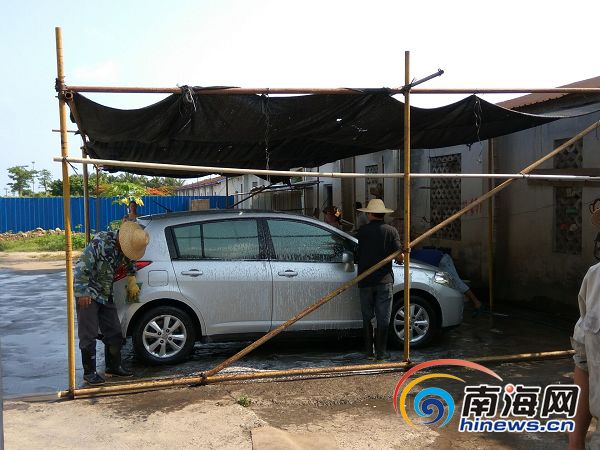 洗车场排污水散发难闻气味海口水务部门责令整改