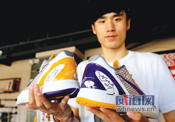 90后小伙收藏物件,90后小伙收藏老物件