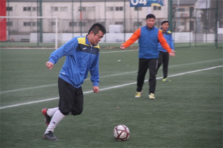 瑜伽山·精英足球队出征索福德华北区比赛首场遗憾告负