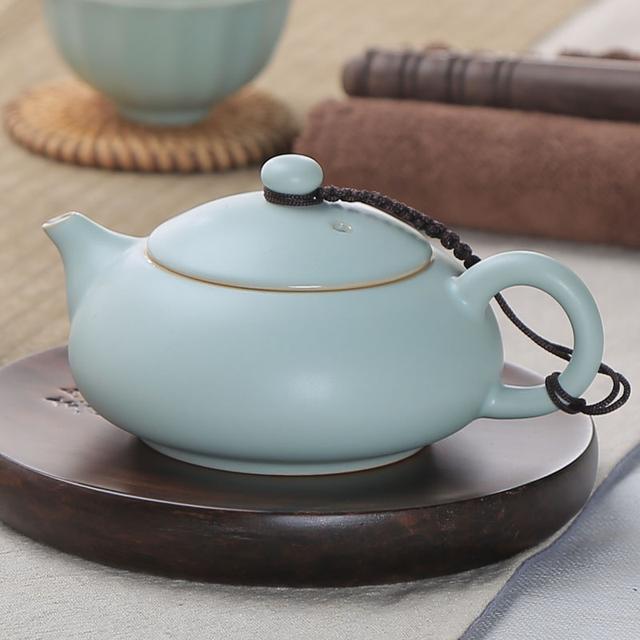 优雅的小茶壶,很精致的茶壶