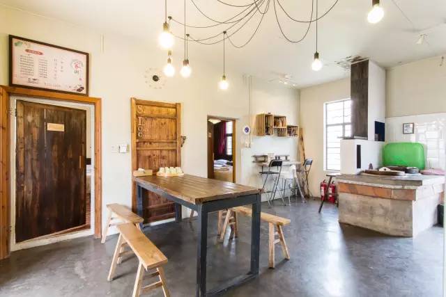 暂时逃离全是回忆的城市,暂时逃离城市的喧嚣和纷扰