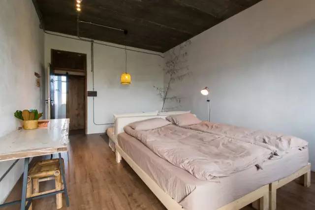 暂时逃离全是回忆的城市,暂时逃离城市的喧嚣和纷扰