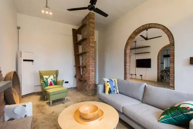 暂时逃离全是回忆的城市,暂时逃离城市的喧嚣和纷扰