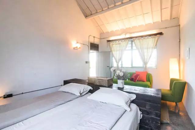 暂时逃离全是回忆的城市,暂时逃离城市的喧嚣和纷扰