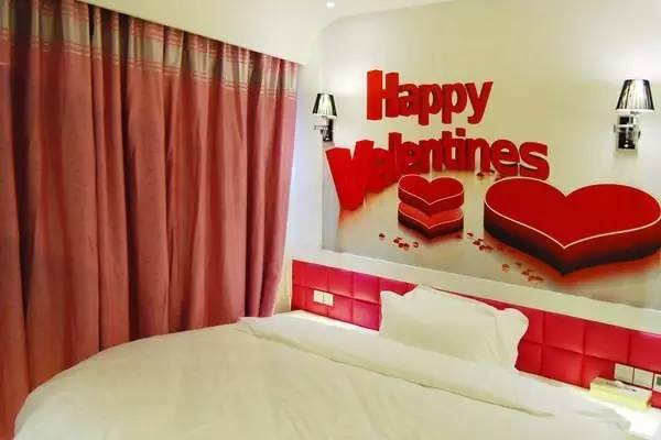 在青岛对你爱爱爱不完,却没想到你竟然是这种店!