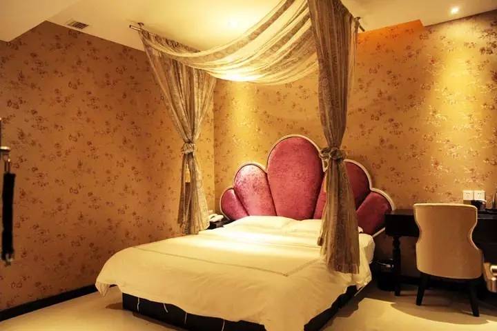 在青岛对你爱爱爱不完,却没想到你竟然是这种店!