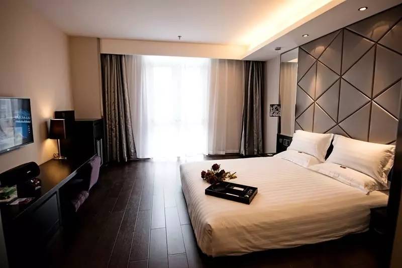 在青岛对你爱爱爱不完，却没想到你竟然是这种店！