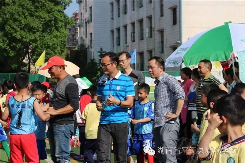 孩子在学校很好学习,孩子在新学校读书